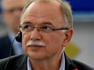 Ο κ Παπαδημούλης επεσήμσανε ότι οι offshore στα νησιά Κέυμαν δεν είναι υγιής επιχειρηματικότητα και εάν κάποιος θέλει να κάνει επενδύσεις και να δημιουργήσει θέσεις εργασίας το κάνει μέσα από τις δομές της ευρωπαϊκής οικονομίας.