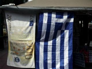 Μετά την τραγική αποτυχία της να επαναδιαπραγματευτεί αδιαπραγμάτευτα μνημόνια, η παρούσα κυβέρνηση, για να κρατηθεί στην εξουσία χωρίς επιβολή στρατιωτικού νόμου, τελικά προχώρησε στην υπογραφή ενός τρίτου μνημονίου, χειρότερου από τα προηγούμενα, το οποίο όλα δείχνουν ότι είναι ανεφάρμοστο, για πολλούς λόγους τους οποίους θα δούμε στην συνέχεια.