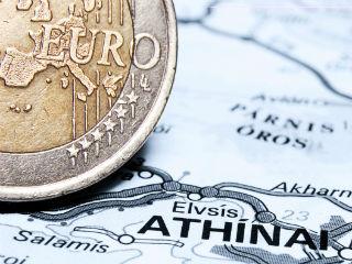 Κατά τον υπογράψαντα την συμφωνία, από ελληνικής πλευράς, υπουργό Οικονομικών, αυτή ‘’είναι γεμάτη από δημιουργικές ασάφειες. Και είμαστε υπερήφανοι γι’ αυτό (!). Οι Ευρωπαίοι ήθελαν ασάφειες για να μπορεί η συμφωνία να περάσει από τα Κοινοβούλιά τους".