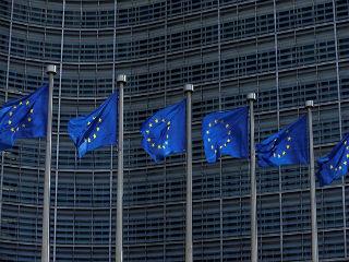 Η συνεισηγήτρια της Επιτροπής Προϋπολογισμών Eider Gardiazabal Rubial (Σοσιαλιστές, Ισπανία) δήλωσε τα εξής: «Ο σεβασμός του κράτους δικαίου και όλων των αξιών της ΕΕ είναι θεμελιώδεις αρχές πάνω στις οποίες οικοδομήσαμε την ευρωπαϊκή οικογένεια. Καμία κυβέρνηση δε μπορεί να παραβαίνει αυτές τις αρχές χωρίς να υφίσταται τις συνέπειες.»