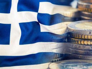 Επί σειρά δεκαετιών ολοένα περισσότεροι πόροι μεταφέρονται από τα άτομα, τις οικογένειες και τις ιδιωτικές επιχειρήσεις στο κράτος. Έχουμε φθάσει στο σημείο οι δαπάνες του ευρύτερου δημόσιου τομέα να υπερβαίνουν το 60% του ΑΕΠ. Για το γεγονός αυτό ευθύνονται όλοι όσοι κυβέρνησαν την χώρα κατά το διάστημα αυτό και συνέβαλαν με τις πράξεις και τις παραλείψεις τους στην δημιουργία ενός αναποτελεσματικού, παμφάγου και, ταυτόχρονα, πλαδαρού κράτους – μαμούθ.