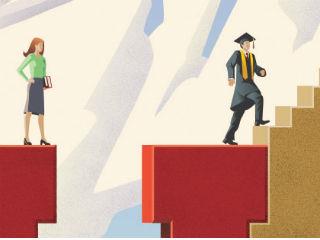 «Είναι πάντως αξιοσημείωτο ότι, όταν η ελληνική κοινωνία αναφέρεται στις ευθύνες του πολιτικού συστήματος, ξεκάθαρα εντοπίζει το βάρος στο πελατειακό σύστημα και στην διογκωμένη διαφθορά πρωτίστως της εκτελεστικής εξουσίας και των πολιτικών ελίτ και όχι στο δημοκρατικό πολιτικό σύστημα που εγκαθιδρύθηκε μετά την μεταπολίτευση. Η δημοκρατία παραμένει υψηλά στο αξιακό ελληνικό σύστημα, παρά την πολιτική προσφορά αυταρχικών εναλλακτικών λύσεων κατά το τελευταίο διάστημα. Με άλλα λόγια, φαίνεται ότι η χρεοκοπία συνέβαλε τα μέγιστα στην εμβάθυνση της κρίσης αντιπροσώπευσης που μάστιζε την ελληνική πολιτική σκηνή, όμως αυτή η κρίση δεν εξελίχθηκε –ευτυχώς– σε βαθειά κρίση νομιμοποίησης», γράφει ο καθηγητής Νίκος Μαραντζίδης, που είχε την ευθύνη της έρευνας.