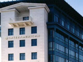 Τα υψηλότερα αποτελέσματα οφείλονται κυρίως στις γενικές ασφαλίσεις, με την βελτιωμένη παραγωγή, διαχείριση απαιτήσεων και εξόδων, καθώς και στην απουσία μεγάλων φυσικών καταστροφών το 2017. Στις δραστηριότητες του τομέα υγείας επίσης υπήρξε βελτίωση των αποτελεσμάτων, λόγω των χαμηλότερων ιατρικών εξόδων και των χαμηλότερων απαιτήσεων σε αποθεματικά σε σύγκριση με το 2016.