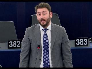 Ο ευρωβουλευτής κ. Ανδρουλάκης αναφερόμενος σε συγκεκριμένα παραδείγματα από την Κρήτη επεσήμανε ότι ο αγροτουρισμός συνδέει τους επισκέπτες με τις τοπικές κοινωνίες και σύμφωνα με πρόσφατη έκθεση του Ευρωπαϊκού Κοινοβουλίου, μπορεί να ενισχύει την απασχόληση των γυναικών, οι οποίες συνήθως δεν έχουν πολλές ευκαιρίες στον πρωτογενή τομέα.