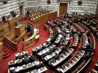 Δεν μπορώ να μην αναφέρω τουλάχιστον δύο εκδοχές σχετικά με τον κύκλο. Η μία αφορά την περίπτωση που κάποιοι στοιχίζονται γύρω από κάποιον ή κάτι που θέλουν να προστατεύσουν και η άλλη την κυκλωτική κίνηση αυτών που θέλουν να απομονώσουν και να εξουδετερώσουν κάποιον.