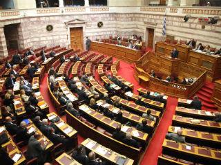 Οι «πολιτικές δεσμεύσεις», ως επικοινωνιακό εργαλείο, αξιοποιούνται κυρίως από πολιτικά πρόσωπα και κόμματα, που διεκδικούν την ανάληψη της διαχείρισης της κυβερνητικής εξουσίας.