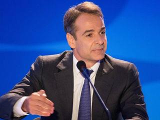 Είναι προφανές, σε μένα τουλάχιστον, πως η συντηρητική βάση της ΝΔ και κυρίως ο βασικός όγκος του παραδοσιακού στελεχικού της δυναμικού και των αιρετών του κόμματος, που ανήκει σε αυτό που συνηθίζουμε να ονομάζουμε λαϊκή Δεξιά, δεν αντέχει τις φιλελεύθερες συντεταγμένες, που ο πρόεδρος της ΝΔ προσπάθησε να προωθήσει.