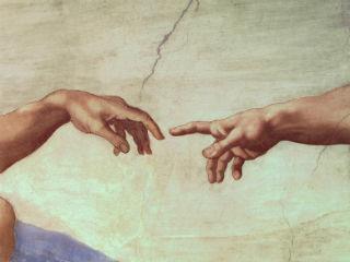 Ας ψάξουμε πίσω, στο κοντινό παρελθόν, να εντοπίσουμε κάποια χρήσιμα περιστατικά που πέρασαν απαρατήρητα και άκριτα. Ας μετρήσουμε πόσες φορές συναντήσαμε απαράδεκτες συμπεριφορές, πόσες φορές δεχτήκαμε χωρίς διαμαρτυρία απειλές και ύβρεις, πόσες φορές κατάπιαμε σωρηδόν ψέματα επειδή «βόλευαν». Ας αναρωτηθούμε μήπως αναδείξαμε σαν κοινωνία τέτοιες συμπεριφορές θεωρώντας «έξυπνους», «ικανούς» και «καπάτσους» τους διάφορους εκφραστές τους. Ας απαντήσουμε ειλικρινά στο ερώτημα αν είμασταν ανάμεσα στους χιλιάδες εβδομαδιαίους αναγνώστες των ΚΛΙΚ και CIAO, που έκαναν μόδα την μαγκιά και τις τηλεοπτικές εταίρες. Γιατί, όταν έχει προηγηθεί μια τέτοια μακρά πορεία, μετά δεν γίνεται να σε ενοχλεί αυτός που σκοπεύει να σε κάνει σοβιετία, ούτε ο άλλος που θεωρεί πως «η καριέρα είναι χολέρα». Αυτά επέλεξες, αυτά επικρότησες, αυτό έδειξες ότι σε εκφράζει, αυτό κατάλαβαν ότι θέλεις και αυτό ακριβώς σού δίνουν σήμερα.