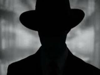 Η παρατεινόμενη αλλοπρόσαλλη πολιτική, που έχει οδηγήσει σε διάλυση της μεσαίας τάξης, χαρακτηρίζεται από αυτό για το οποίο σήμερα κομπάζει, ενώ προηγουμένως εξόρκιζε, ο Σύριζα: πρωτογενή πλεονάσματα (μέσω υπερφορολόγησης, χιλίων περίπου κατασχέσεων περιουσιακών στοιχείων οφειλετών ημερησίως κλπ.) της τάξεως του 4% για το 2016 και το 2017, έναντι συμφωνημένων στόχων 0,5% και 1,75 αντιστοίχως.