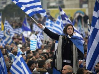 Το θέμα των συλλαλητηρίων, έχει σαν αφορμή τις διαπραγματεύσεις, που βρίσκονται σε εξέλιξη με την γειτονική χώρα, προκειμένου μετά από 25 χρόνια ακινησίας να βρεθεί μια συμβιβαστική κοινά αποδεκτή λύση, σε μια σειρά διαφορών, που προμετωπίδα έχουν την ονομασία της ΠΓΔΜ.