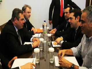 Εκτιμούν ότι με την «κωλοτούμπα» αυτή -που θα χρεωθεί στον Βαρουφάκη, όταν δει την πόρτα της εξόδου