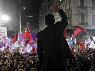 Χωρίς καμιά προετοιμασία, χωρίς καμιά συνεννόηση με τα κόμματα της αντιπολίτευσης κάλεσαν για μουσαφίρη τον Ερντογάν, που ήρθε στη χώρα μας, για να μας πει ούτε λίγο ούτε πολύ, ότι θέλει να επικαιροποιήσει τη συνθήκη της Λωζάννης, γράφε να αναθεωρήσει, και να ισχύσει το ανύπαρκτο πολιτικό και όχι το υπαρκτό Διεθνές δίκαιο.