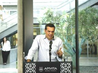 Τη στιγμή που η ανεργία στην Ελλάδα εξακολουθεί να ξεπερνά το 20%, ξεχνάμε ότι εκ των βασικότερων ωφελειών των επενδύσεων στη χώρα είναι η δημιουργία νέων θέσεων εργασίας. Γιατί αρκούμαστε λοιπόν στο να πανηγυρίζουμε για τη δημιουργία 400 νέων θέσεων εργασίας τη στιγμή που καθυστερούμε έργα 75.000 θέσεων εργασίας όπως το Ελληνικό, αδιαφορώντας την ίδια στιγμή ελλείψει στρατηγικού πλάνου για την προσέλκυση ακόμα περισσότερων μεγάλων αναπτυξιακών έργων που θα απασχολήσουν χιλιάδες ανέργους;