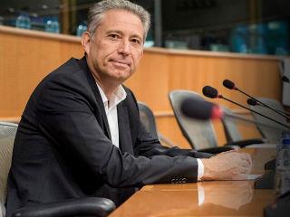 Στη φοβική της απάντηση η Αντιπρόεδρος Mogherini τόνισε πως η Τουρκία πρέπει να δεσμευθεί ρητά υπέρ της διατήρησης σχέσεων καλής γειτονίας, σχετικά όμως με την αναγνώριση της γενοκτονίας περιορίστηκε να αναφέρει πως η Επιτροπή αναζητεί τρόπους προώθησης της συμφιλίωσης, ενώ υφίστανται διαφορετικές απόψεις μεταξύ των κρατών μελών της ΕΕ σχετικά με την ορολογία που χρησιμοποιείται για την περιγραφή ιστορικών γεγονότων.