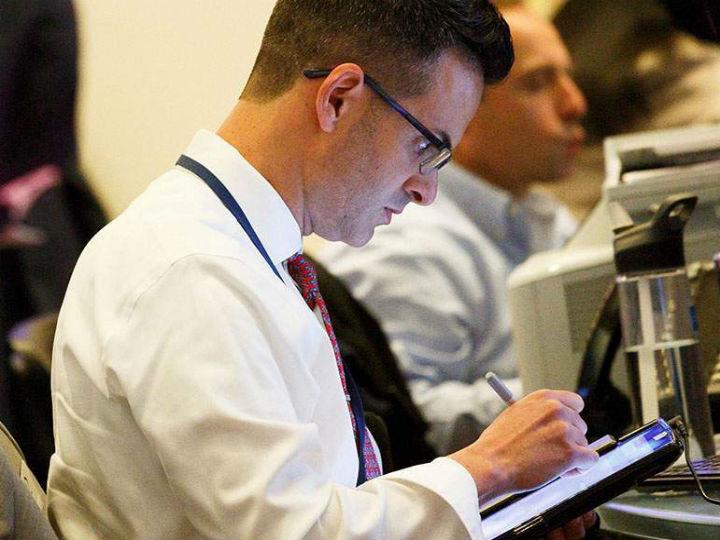  Η επικεφαλής οικονομολόγος του ΔΝΤ, Γκίτα Γκόπιναθ, προέβλεψε την Τρίτη ότι τα λουκέτα που έχουν μπει στις οικονομίες των χωρών για την αντιμετώπιση του κορωνοϊού θα προκαλέσουν τη μεγαλύτερη ύφεση από την εποχή της Μεγάλης Υφεσης, με την παγκόσμια οικονομία να συρρικνώνεται κατά 3% φέτος.