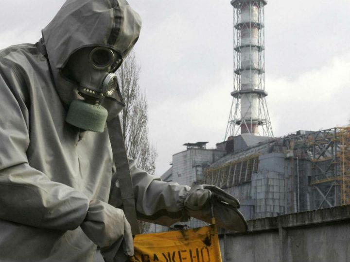 Από διακόσιες ατομικές βομβες τύπου Χιρόσιμα και Ναγκασάκι και εκτέθηκαν σε ραδιενέργεια περισσότεροι από 400 εκατ. κατοίκων της Ευρώπης ενώ με τη πανδημία του Κορονοϊού έχουμε μέχρι σήμερα παγκοσμίως περισσότερα από 3 εκατ. κρούσματα και περίπου 300 χιλιάδες νεκρούς.