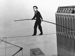 Με αυτά τα δεδομένα η παρούσα κυβέρνηση θα πορευθεί τον κυριολεκτικά  καυτό μήνα Αύγουστο, εν μέσω των εξορκισμένων εκπροσώπων της τρόικα, που θα κινηθούν στα υπουργεία, όπως και στο παρελθόν