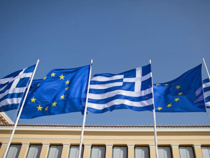 «Οι μεταρρυθμίσεις παίρνουν χρόνο για να αποδώσουν. Οσο πιο γρήγορα γίνουν τόσο περισσότερο θα κερδίσει εκλογικά η κυβέρνηση. Η κοινή γνώμη είναι έτοιμη, μόνο μικρές μειοψηφίες "βολεμένων" εργαζομένων, συνδικαλιστών και προμηθευτών αντιδρούν.»