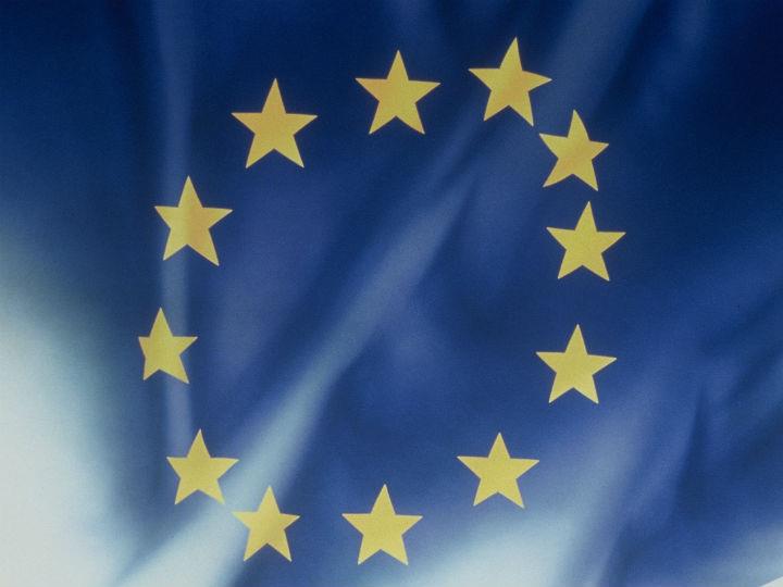 Διαχρονικά, η ευρωπαϊκή κουλτούρα, στα πλαίσια της διανοητικής και πνευματικής ελευθερίας που την διέπει, έχει εκφραστεί μέσα από δύο κύριες τάσεις, τάσεις ισάξιες εντός της ανθρώπινης φύσης : τον κλασικισμό και τον ρομαντισμό.