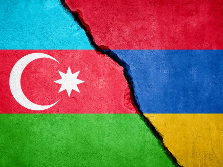 «Στην Ελλάδα, είναι κραυγαλέα η μονομέρεια στην πληροφόρηση και την έκφραση γνώμης. Θεωρείται αξιωματικά ότι το δίκιο είναι με τους Αρμένιους και το άδικο βαραίνει τους Αζέρους.»