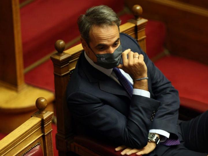 «Σε αυτό τον τρελό κόσμο αν δεν κινηθεί κανείς με στρατηγική και μεσο -μακροπρόθεσμους ορίζοντες, εκτίθεται σε θανάσιμους κινδύνους. Γιατί όπως έλεγαν και οι γονείς μας, των φρονίμων τα παιδιά πριν πεινάσουν μαγειρεύουν…»