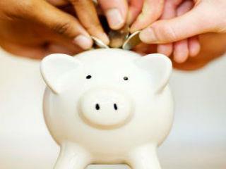 Χαρακτηριστικό παράδειγμα αποτελεί η Αυστρία, όπου η επίσημη μασκότ της αποταμίευσης, η αποκαλούμενη «Sparefroh» απέκτησε μεγαλύτερο βαθμό αναγνωρισιμότητας ακόμη και από τον Πρόεδρο.