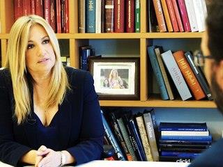 Η αλήθεια είναι ότι χάθηκε χρόνος. Η εκλογική υποχώρηση του ΣΥΡΙΖΑ ενδεχομένως να είχε άλλες διαστάσεις αν εδώ και ένα χρόνο υπήρχε ένας νέος ενιαίος φορέας της κεντροαριστεράς σύμφωνα με την εντολή των 212 χιλιάδων συνιδρυτών του. Το Mea Culpa της Φώφης Γεννηματά ήταν η παραδοχή της δικής της αυταπάτης. Οι συμβιβασμοί που έκανε προς χάριν της ενότητας οδήγησαν σε μια Βαβέλ. Κατάλαβε αργότερα, όπως η ίδια τόνισε ότι «αλλού ήταν το πρόβλημα, κρύβονταν άλλες πολιτικές στρατηγικές και προσωπικές φιλοδοξίες» που εκδηλώθηκαν με αφορμή τη Συμφωνία των Πρεσπών.