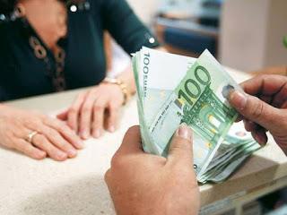 Οι επιχειρήσεις απανταχού της γης για να επιβιώσουν στον παγκόσμιο ανταγωνισμό περιορίζουν τον αριθμό εκείνων που απασχολούνται σε μόνιμη βάση μέσα στην επιχείρηση (συνήθως είναι άτομα με εξειδικευμένες γνώσεις και με ιδιαίτερα προσόντα) και αυξάνουν τον αριθμό όσων απασχολούνται με σχέση προσωρινής διάρκειας ή μερικής απασχόλησης. Οι τάσεις αυτές θα αυξάνονται καθώς εισερχόμαστε στην εποχή της τέταρτης βιομηχανικής επανάστασης και της ευρύτερης χρήσης μηχανών με τεχνητή νοημοσύνη.