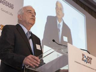 Με αφορμή την εκλογή του, ο κ. Καλούσης δήλωσε: «Αποτελεί όχι μόνο τιμή για εμένα προσωπικά και του κλάδου μας συνολικά, αλλά ταυτόχρονα επιβεβαίωση της δύναμης και του σημαντικού ρόλου που παίζει η ελληνική βιομηχανία τροφίμων και ποτών στο εγχώριο και ευρωπαϊκό επιχειρηματικό γίγνεσθαι». 