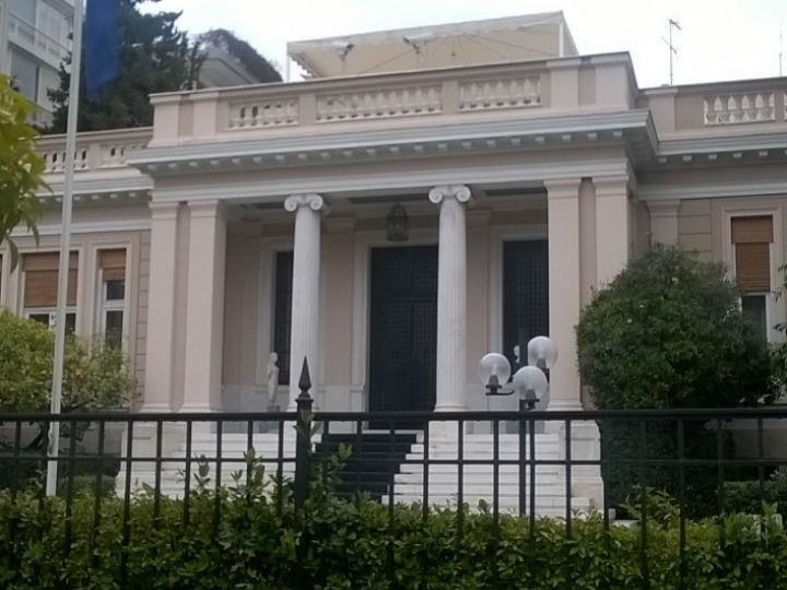 «Οι πληγές που άνοιξε η υγειονομική κρίση του COVID-19 στην οικονομία μας δεν είναι ακόμα πλήρως ορατές, ούτε θα μπορούν να προσδιοριστούν με ακρίβεια όσο εξακολουθεί να υπάρχει αβεβαιότητα για την εξέλιξη της πανδημίας.»