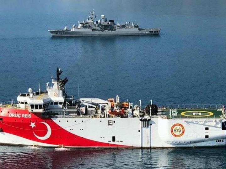 «Το προηγούμενο διάστημα, η Τουρκία είναι γεγονός ότι δοκίμασε σε σημαντικό βαθμό την τακτική των «προβολών ισχύος» και των «τετελεσμένων», από το τουρκολιβυκό σύμφωνο για την αμοιβαία χάραξη ΑΟΖ μέχρι τις αλλεπάλληλες NAVTEX και τις έρευνες μέχρι και το όριο των ελληνικών χωρικών υδάτων.»