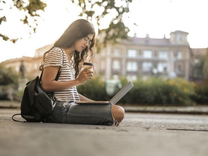 «Το όφελος από την προσέλκυση των «ψηφιακών νομάδων» δεν περιορίζεται μόνο στο ξένο συνάλλαγμα, αλλά επεκτείνεται και στο διαρκώς αναπτυσσόμενο περιβάλλον καινοτομίας της χώρας.»
