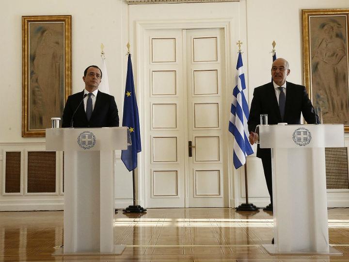 «Στις διεθνείς σχέσεις της η χώρα, οφείλει να παίρνει αποφάσεις, την ώρα που πρέπει και να μην αφήνει τον χρόνο να περνάει άπραγος και να αναγκάζεται εκ των υστέρων υπό την πίεση των γεγονότων να κλείνει όπως – όπως με δυσμενέστερες για τα συμφέροντά της συνθήκες.»