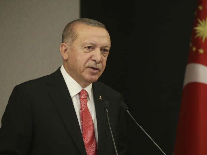 «Οι εναλλακτικές του τρωμένου γοήτρου του Σουλτάνου για διέξοδο, Θα μπορούσαν να φτάσουν από την συνέχιση των προκλητικών navtex επ’ αόριστον μέχρι την (με αφορμή αυτές) κατάρριψη αεροπλάνου ή βύθιση πλοίου μας (όπως δημοσίευσε Γερμανική εφημερίδα την πρόθεση του αυτήν.»