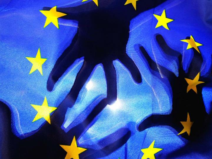 Η διάλυση της ΕΕ, που αποτελεί ένα υπαρκτό ενδεχόμενο, θα οδηγήσει σε περαιτέρω ενίσχυση του εθνικισμού και θα αποτελέσει μια μεγάλη ήττα της δημοκρατίας στην Γηραιά Ήπειρο, με σοβαρές δυσάρεστες συνέπειες ακόμη και στην ειρήνη.
