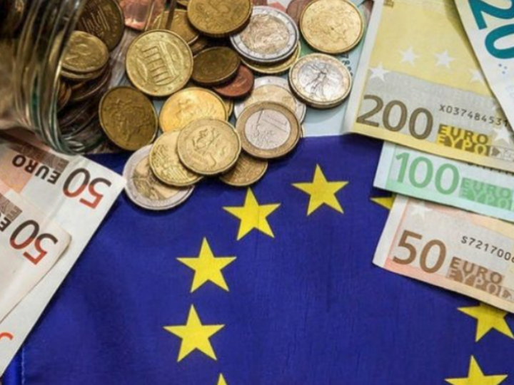 «Ο ενωσιακός κατάλογος μη συνεργάσιμων περιοχών φορολογικής δικαιοδοσίας συμβάλλει στην επίτευξη πραγματικής βελτίωσης όσον αφορά την παγκόσμια φορολογική διαφάνεια.»