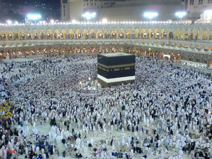 Η έννοια της «παραπλάνησης» (Τακίγια) προβλέπεται στο Κοράνι κι επιτρέπει στους πιστούς να εξαπατούν τους άπιστους, κάνοντας δηλαδή πράγματα που δεν πιστεύουν, προκειμένου να υπερασπιστούν το Ισλάμ.