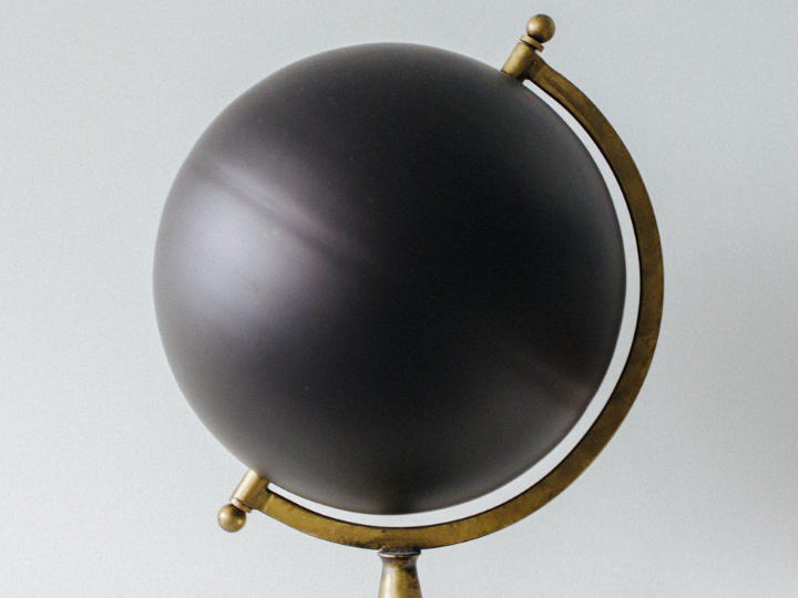 «Σκέφτομαι το σύνθημα των οικολόγων της δεκαετίας του ’70: think global, act local. Εδώ, στον τόπο μας, πρέπει να παράγουμε τα πιο βασικά προϊόντα, μαζί με τους δημοκρατικούς γείτονές μας, για να έχουμε την απαραίτητη κλίμακα».