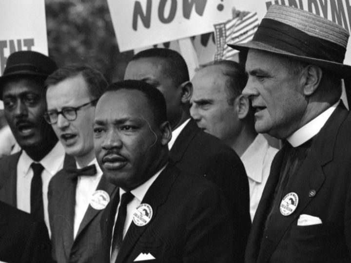 «Ελεύθεροι επιτέλους, ελεύθεροι επιτέλους! Ευχαριστούμε τον θεό, είμαστε ελεύθεροι επιτέλους!»