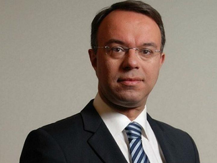 «Ο υπουργός Χρήστος Σταϊκούρας, πρέπει από τώρα να πάρει τα μέτρα του και αν ξεκαθαρίσει αρκετά πράγματα που ο κόσμος πρέπει να μάθει. Κυρίως δε, είναι ζωτική ανάγκη, ο πρωθυπουργός, ο υπουργός Οικονομίας και ο κ. Σωτήρης Τσιόδρας, πέρα από τα τετριμμένα, να πουν πώς έχει η πραγματικότητα.»