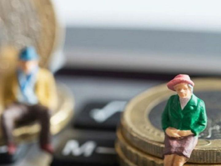 «Οι διευκρινήσεις στις οποίες προχώρησε ο Κυριάκος Μητσοτάκης στο πλαίσιο της συνέντευξης Τύπου στη ΔΕΘ διέλυσαν την εντύπωση, καθώς η παράλειψη αυτή έγινε εξεπίτηδες προφανώς ως «αντίποινα» για τα αναδρομικά που αποφάσισε το Συμβούλιο της Επικρατείας, που είναι «ψιχία» της λεηλασίας που έχουν υποστεί από το 2011 έως σήμερα.»