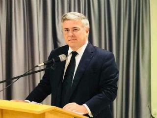 Σύμφωνα με το κο Νιφόρο και όπως αυτό παρουσιάστηκε κατά την ομιλία του, η προσέλκυση επενδύσεων είναι ένα σύνθετο θέμα ιδιαίτερα για το Βόλο και για το Νομό Μαγνησίας με τις τεράστιές στρατηγικές δυνατότητες για τη χώρα, όπου πλήττεται από θηριώδη ποσοστά ανεργίας και μετανάστευσης, με πλήρη απουσία επενδυτικής δραστηριότητας και βαλτωμένες εμβληματικές επενδύσεις στο τουρισμό και τη βιομηχανία.