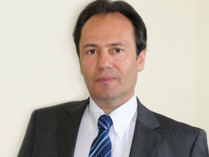 Οι εκτιμήσεις των αναλυτών αναφέρουν ότι το 2020, ως συνέπεια των μέτρων για τον περιορισμό της πανδημίας σε παγκόσμιο επίπεδο, η ελληνική οικονομία θα καταγράφει ύφεση της τάξης του 9%-10%.