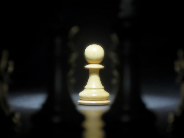 «Στις περισσότερες ευρωπαϊκές κοινωνίες, αμείλικτος είναι και ο ιδεολογικός πόλεμος κατά του ατόμου, που είναι και ο βασικός φορέας της ατομικής ευθύνης.»