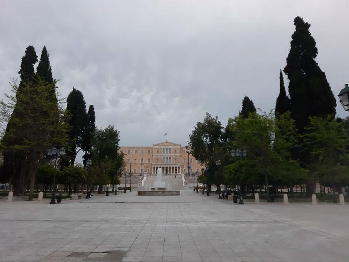 «Ο κορωνοϊός έβγαλε τον καλό μας εαυτό, χωρίς ταξικές ή άλλες διακρίσεις. Ανέδειξε την Ελλάδα της αλληλεγγύης, του καλού γείτονα, της προσφοράς. Φόρτωσε, όμως, και ένα κομμάτι με περισσότερο άγχος και νεύρα. Ο διχασμός ελλοχεύει.»