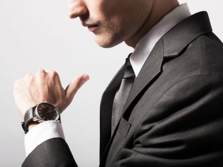 Όπως αναφέρει ο Ρόλαντ Ράϊτερ, σύμβουλος επιχειρήσεων και καθηγητής στο Χάρβαρντ, το μεγαλύτερο εμπόδιο για τις αλλαγές μέσα σε μία επιχείρηση είναι η ταυτότητά της –όπως συμβαίνει και με τους ανθρώπους, που πολλές φορές αρνούνται στοιχειώδεις αλλαγές στην ζωή και στις αντιλήψεις τους, επικαλούμενοι την ταυτότητά τους.