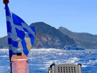 Οι νέοι κανόνες θα καλύπτουν όχι μόνο τα παραδοσιακά πακέτα οργανωμένων διακοπών, αλλά, επιπλέον, θα προστατεύουν και τους καταναλωτές που επιλέγουν άλλες μορφές συνδυασμένων ταξιδιών, συμπεριλαμβανομένων των εξατομικευμένων πακέτων, στα οποία ο ταξιδιώτης επιλέγει διαφορετικά στοιχεία από ένα μόνο σημείο πώλησης, στο διαδίκτυο ή εκτός διαδικτύου. 