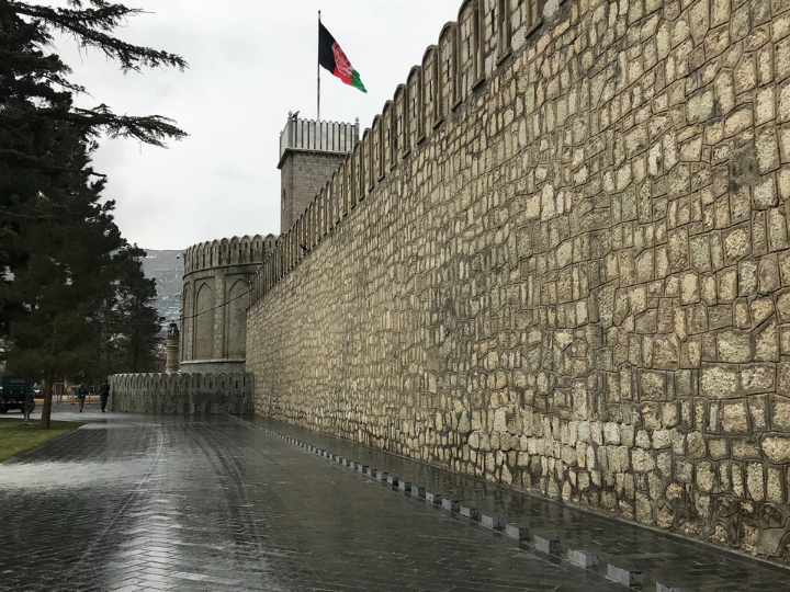 «Είναι δύσκολο η δραματική επίδραση της αποχώρησης αυτής για τον αφγανικό λαό (ιδίως για τις γυναίκες) να κινήσει το πραγματικό ενδιαφέρον των ηγετών της Δύσης.»