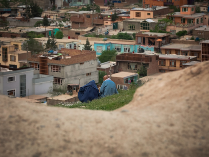 «Παρά τις έντονες ανησυχίες ορισμένων κρατών - μελών, η Ε.Ε. εμφανίζεται για ακόμη μια φορά διχασμένη, αυτή τη φορά απέναντι στο θέμα της διαχείρισης των νέων προσφυγικών ροών.»