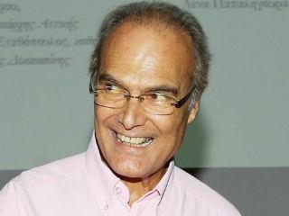 Υπήρξε όμως η στάση του ηρωική; Παρέδωσε πεθαίνοντας μάθημα γενναιότητας, ηρωισμού, όπως πολλοί στα μέσα κοινωνικής δικτύωσης έσπευσαν να αποφανθούν –του Πρωθυπουργού του ίδιου μη εξαιρουμένου;